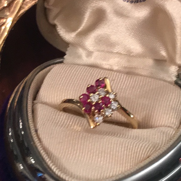 14k Gold Ruby & Diamond cocktail ring - Picture 6 of 9